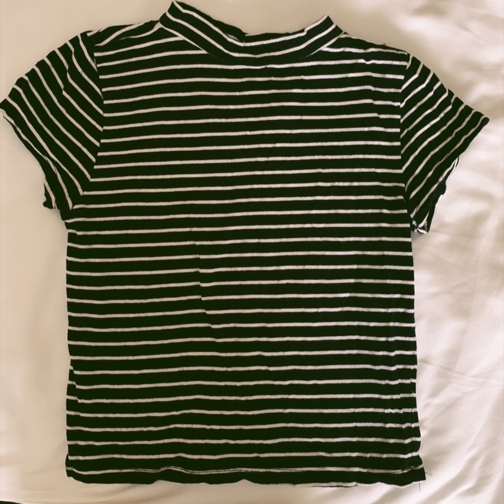 Black and white striped top!